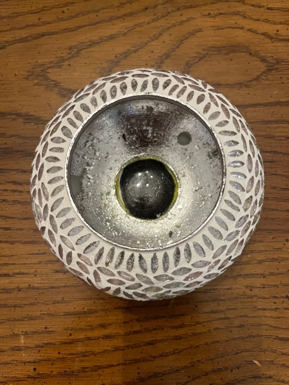 Chamakana Green and Pink tea light candle holder‎